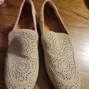 Clarks Women's Perforated Tan Loafers